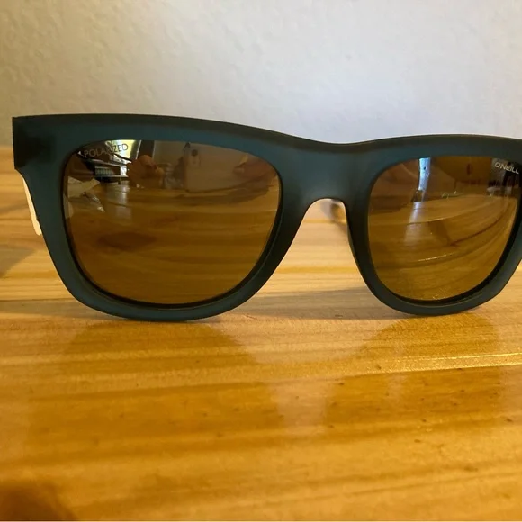 O’Neill Sunglasses 🕶️ - Picture 4 of 7